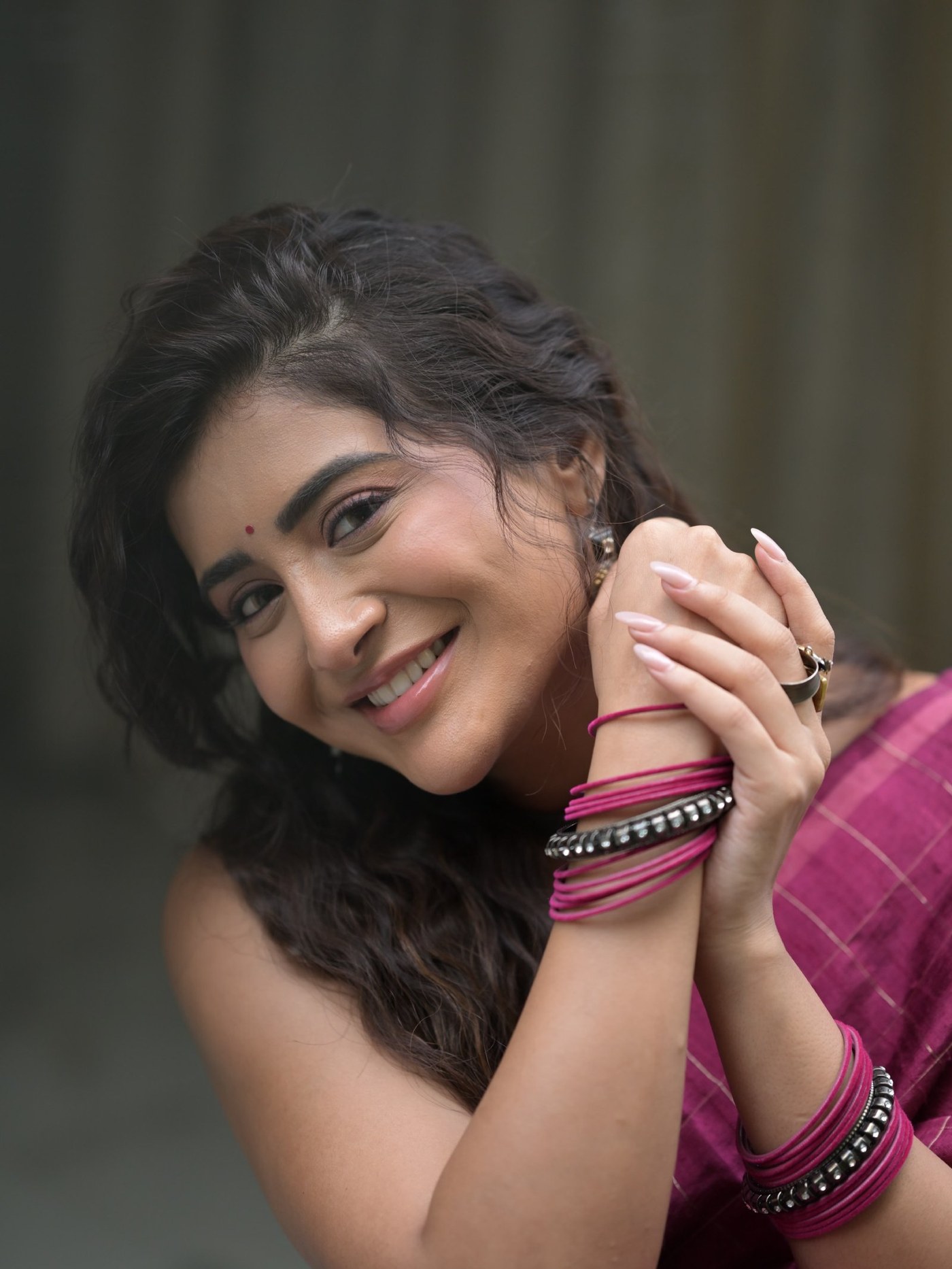 Rashi Singh’s Festive Charm: Mastering Effortless Ethnic Elegance!