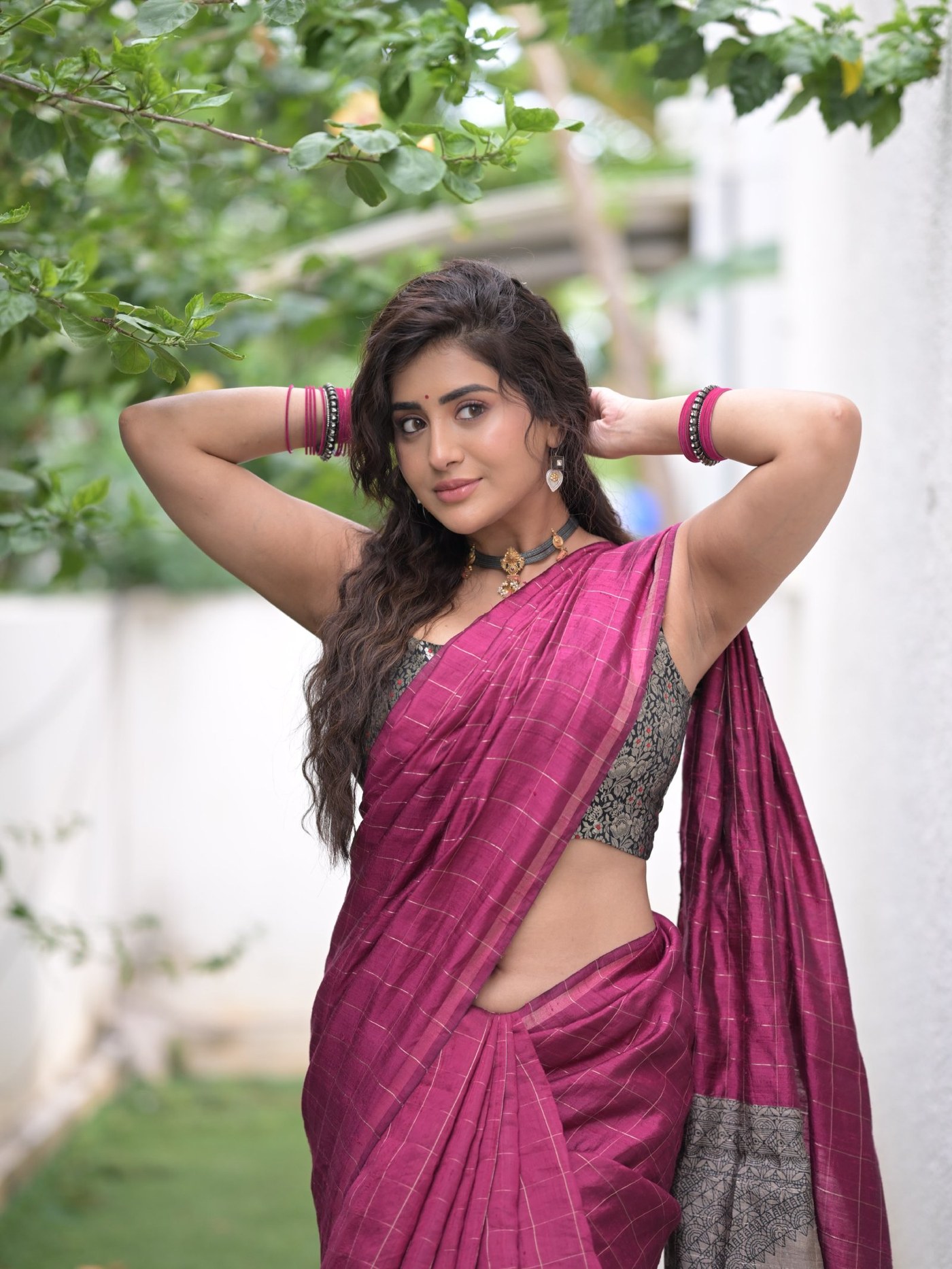 Rashi Singh’s Festive Charm: Mastering Effortless Ethnic Elegance!