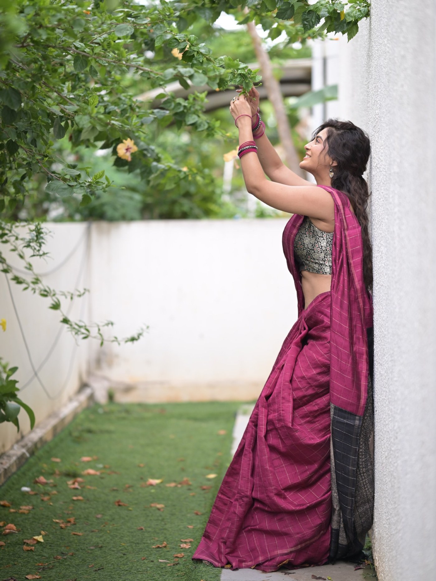 Rashi Singh’s Festive Charm: Mastering Effortless Ethnic Elegance!