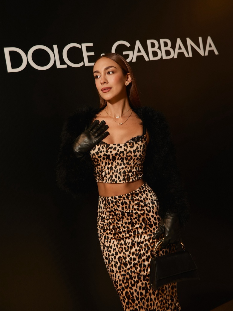 Luana Barron Shines in Stunning Red Carpet Glamour