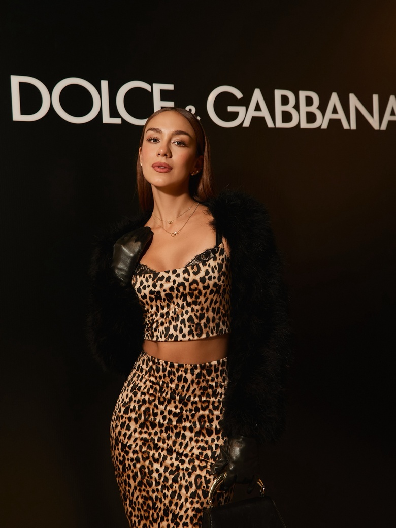Luana Barron Shines in Stunning Red Carpet Glamour