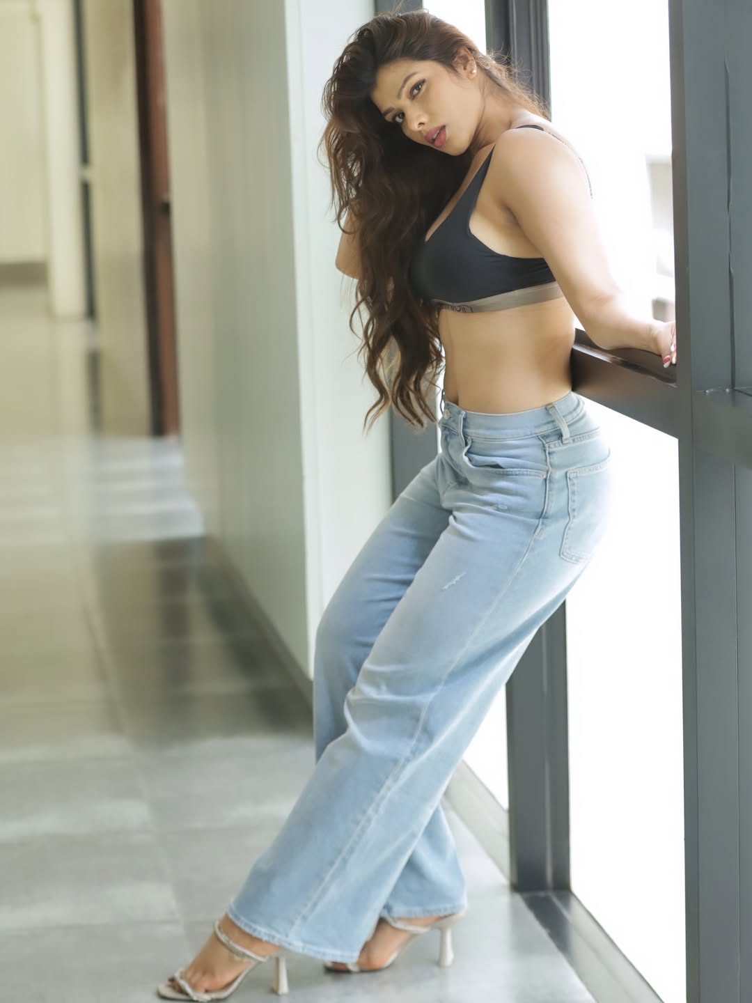 Mahima Gupta's Viral Crop Top Look Sets the Trend for Street Style Glamour