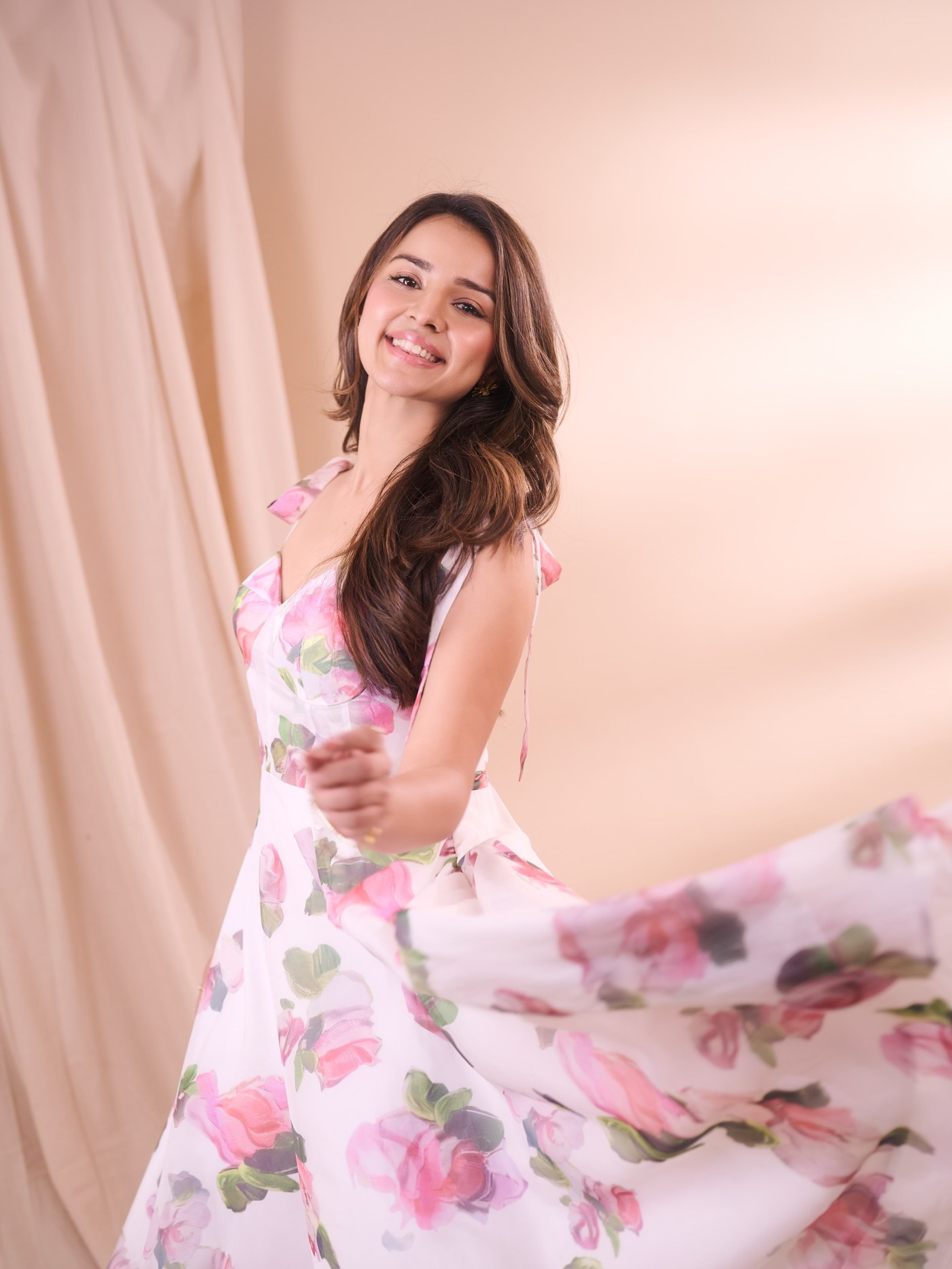 Mahima Makwana Blooms in Floral Elegance: Effortless Summer Style Goals