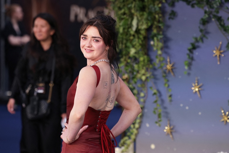 Maisie Williams' Effortlessly Chic Style Steals the Spotlight at London Fashion Events