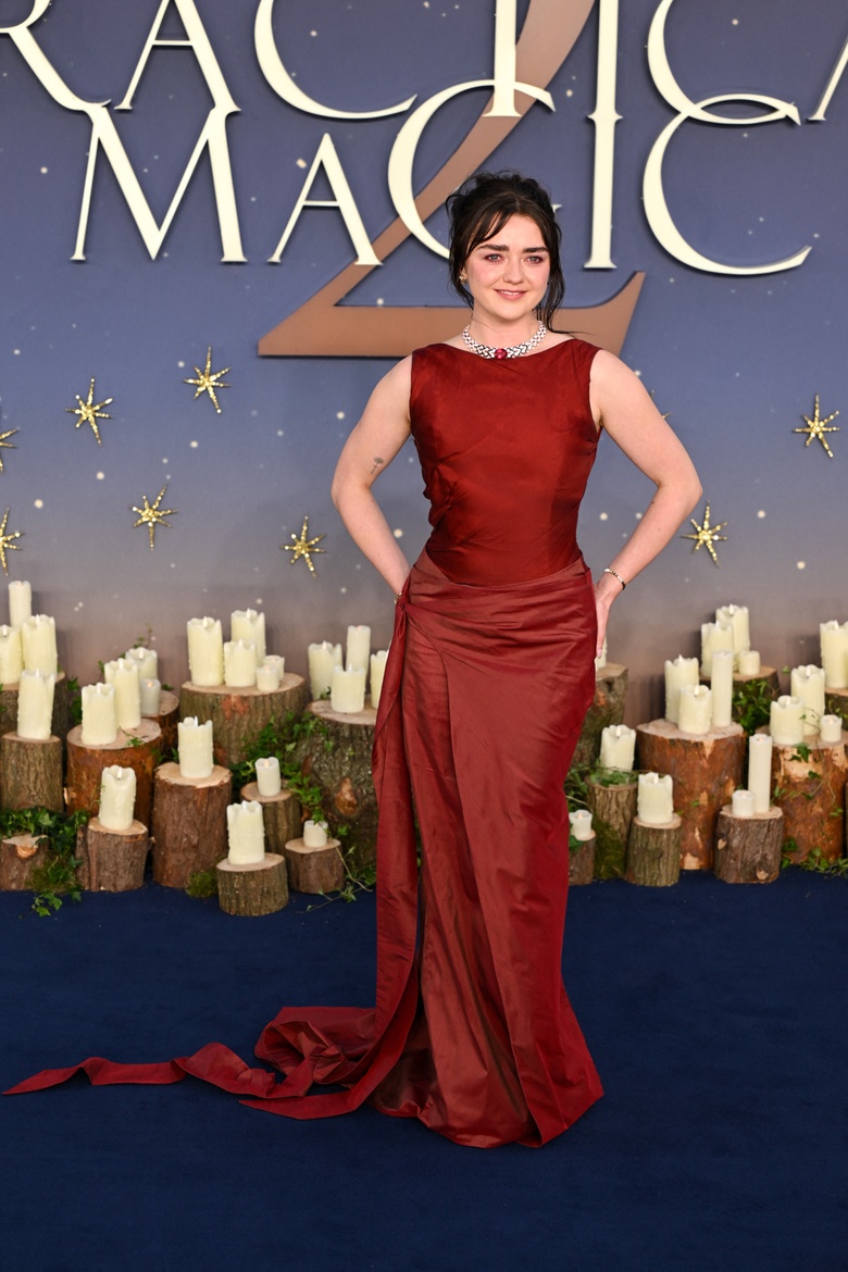 Maisie Williams' Effortlessly Chic Style Steals the Spotlight at London Fashion Events