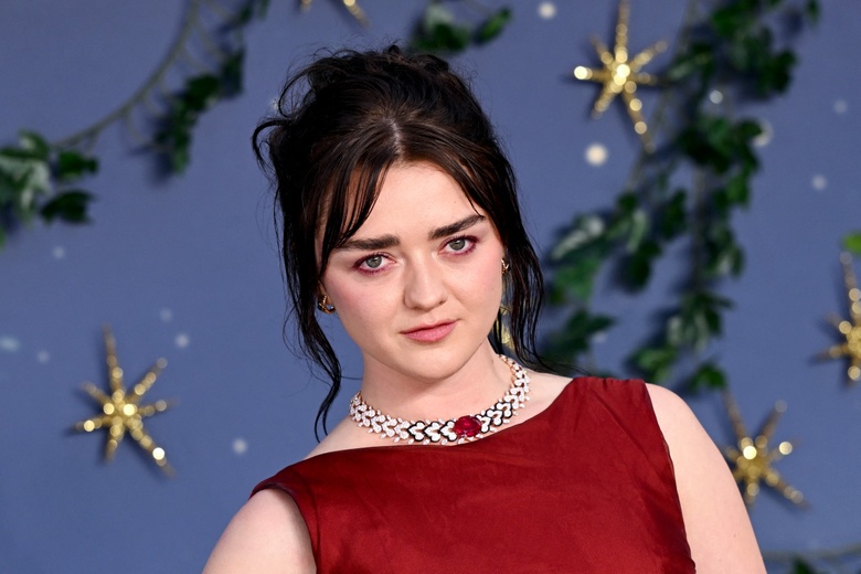 Maisie Williams' Effortlessly Chic Style Steals the Spotlight at London Fashion Events
