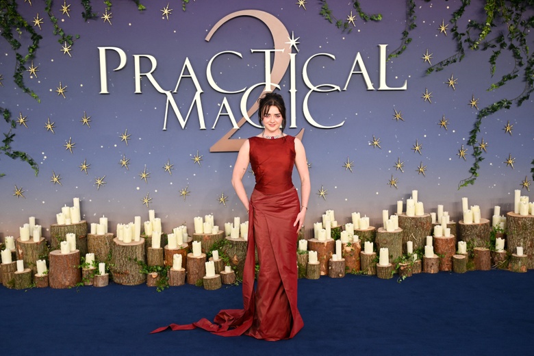 Maisie Williams' Effortlessly Chic Style Steals the Spotlight at London Fashion Events
