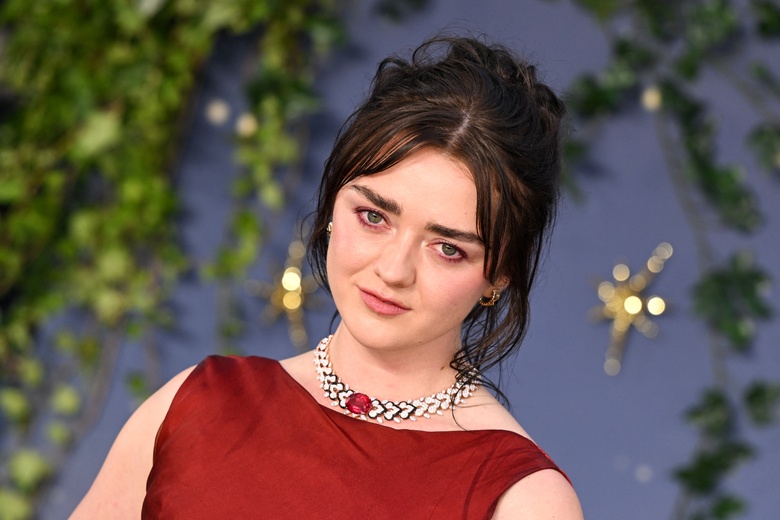 Maisie Williams' Effortlessly Chic Style Steals the Spotlight at London Fashion Events