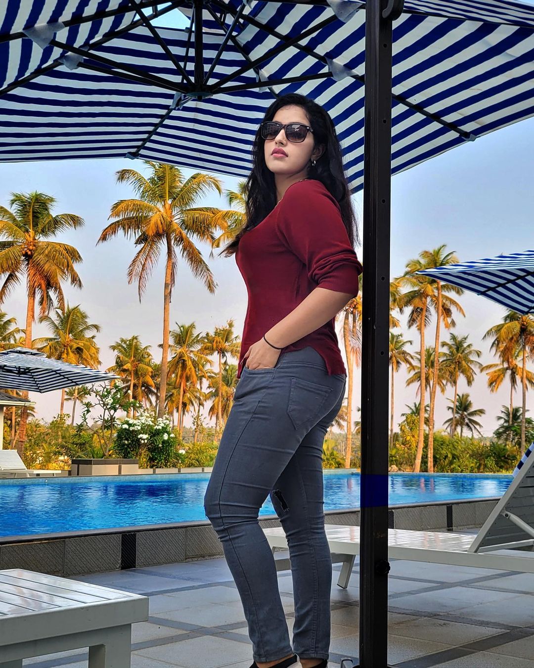 Malavika Menon Casual Style Jeans T Shirt Outfits