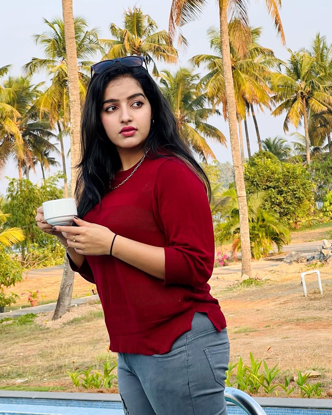 Malavika Menon Casual Style Jeans T Shirt Outfits