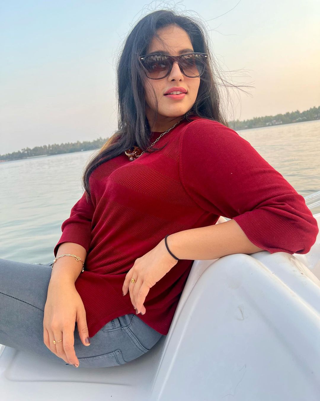 Malavika Menon Casual Style Jeans T Shirt Outfits