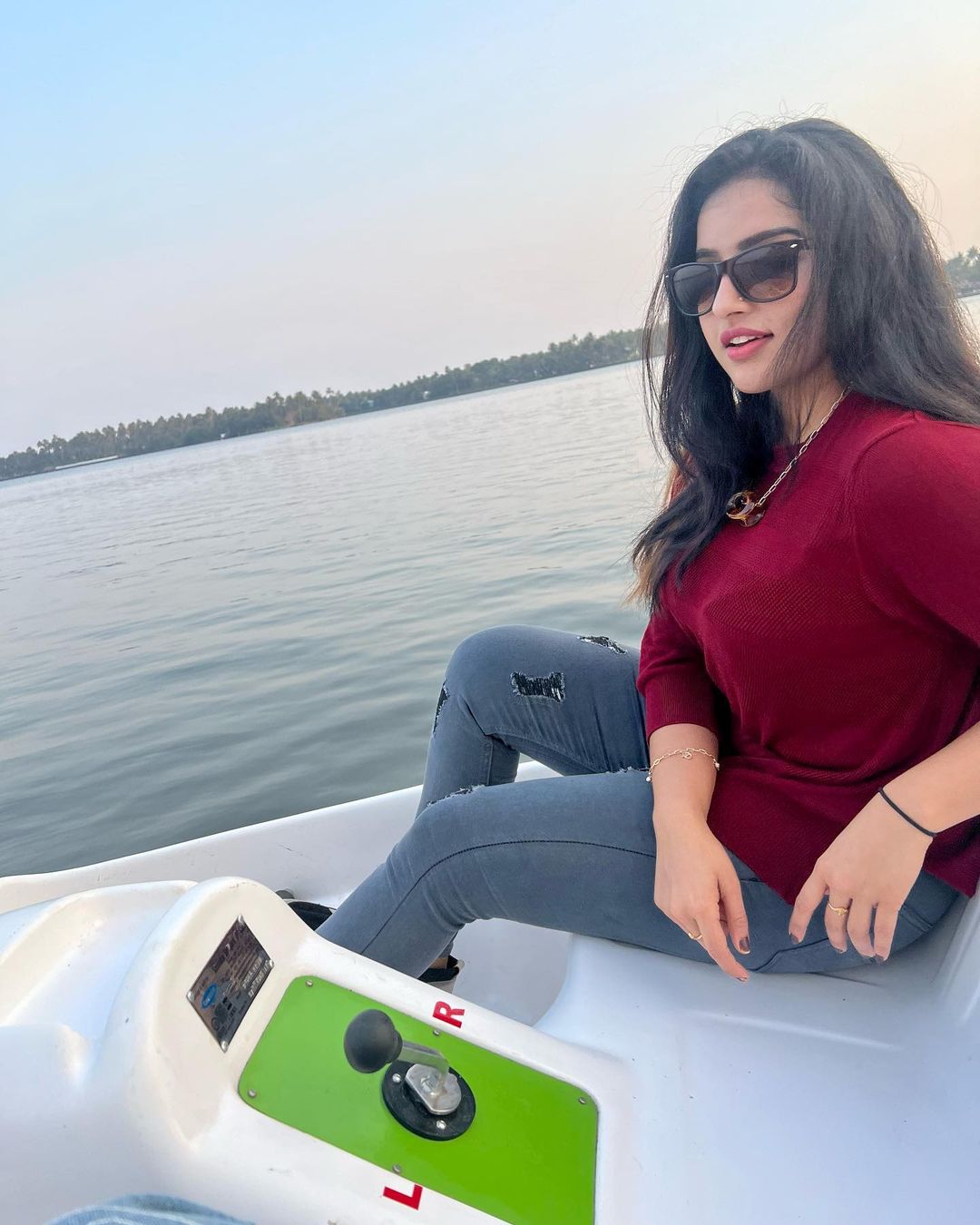 Malavika Menon Casual Style Jeans T Shirt Outfits