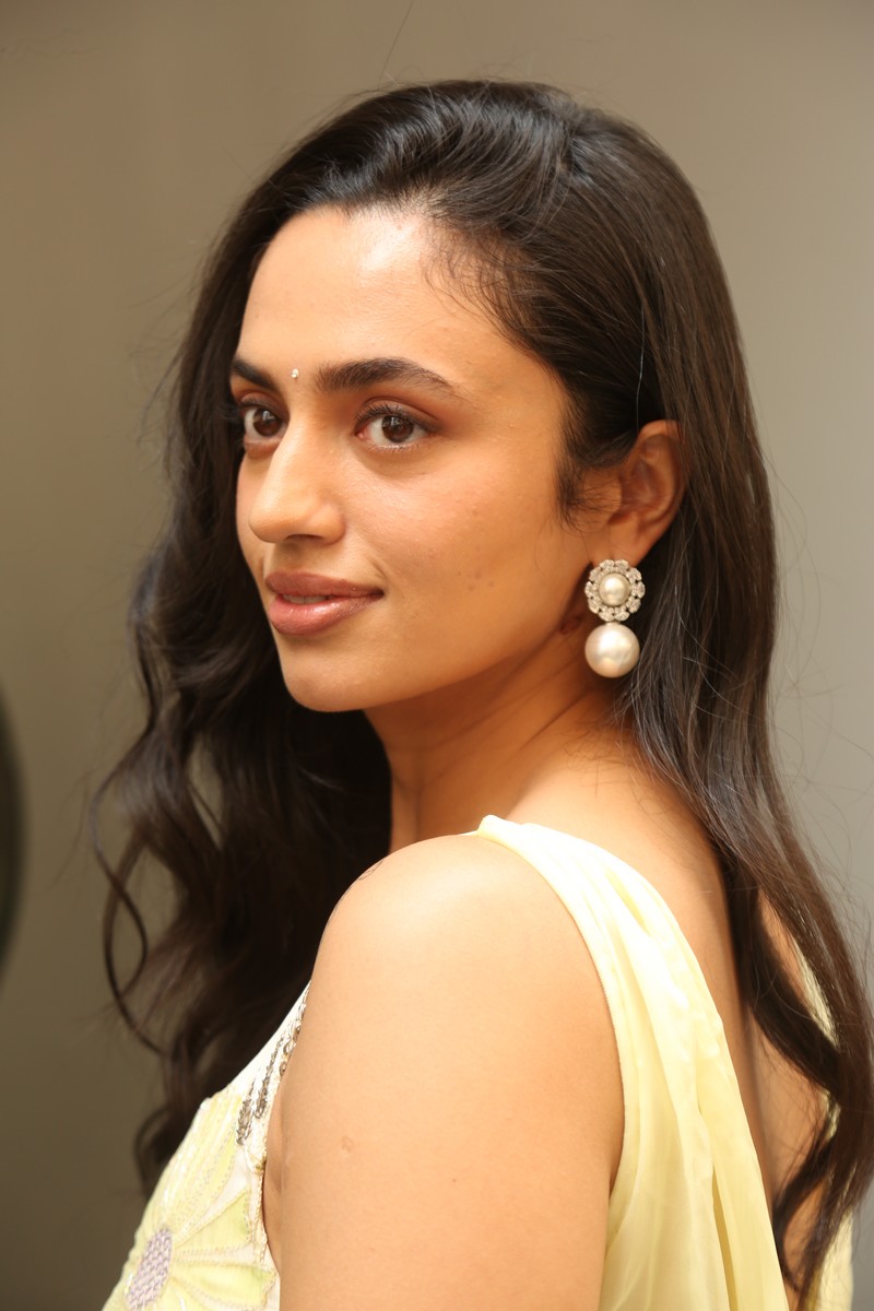 Malvika Nair Latest Bollywood Photos and Stunning Event Looks