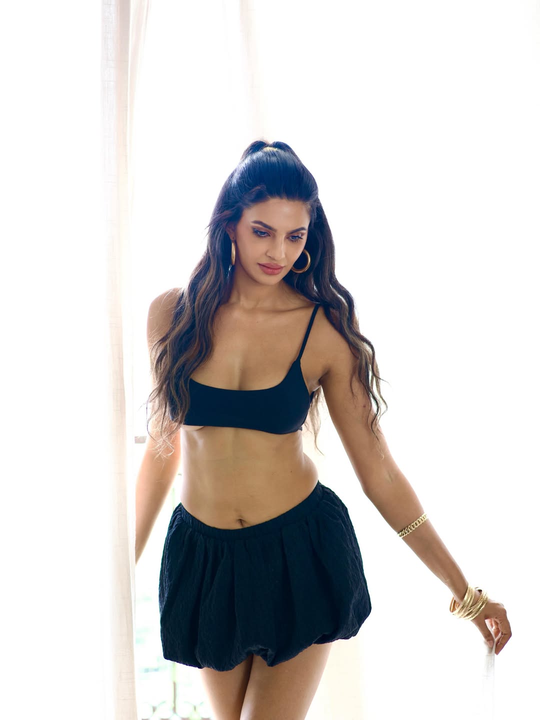Manmeet Kaur Virk's Stunning Look Captures Hearts