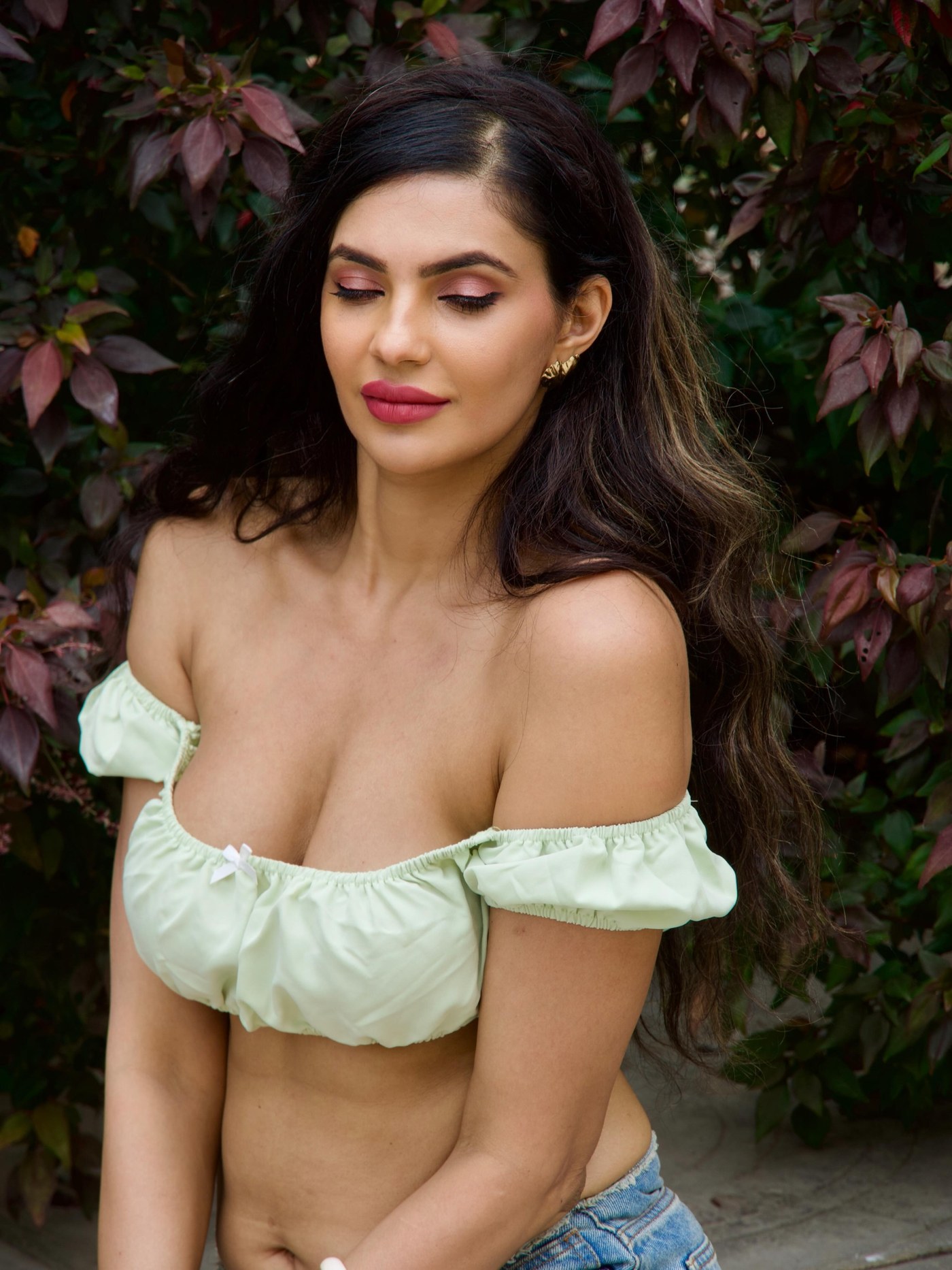 Manmeet Kaur Virk Steals the Spotlight in Chic Pastel Green Ensemble