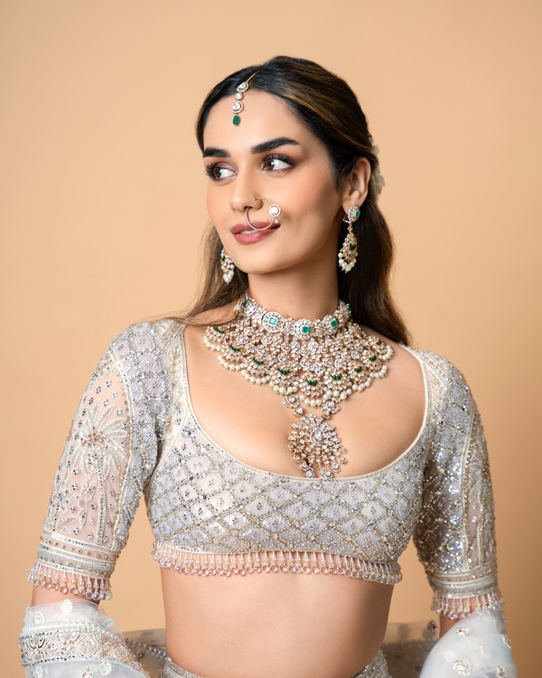 Manushi Chhillar's Stunning Transformation in Latest Photo Shoot
