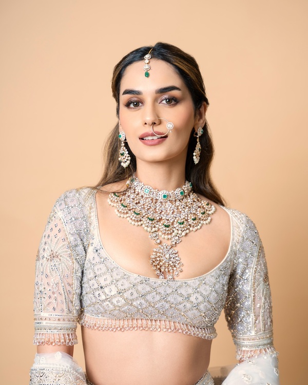 Manushi Chhillar's Stunning Transformation in Latest Photo Shoot
