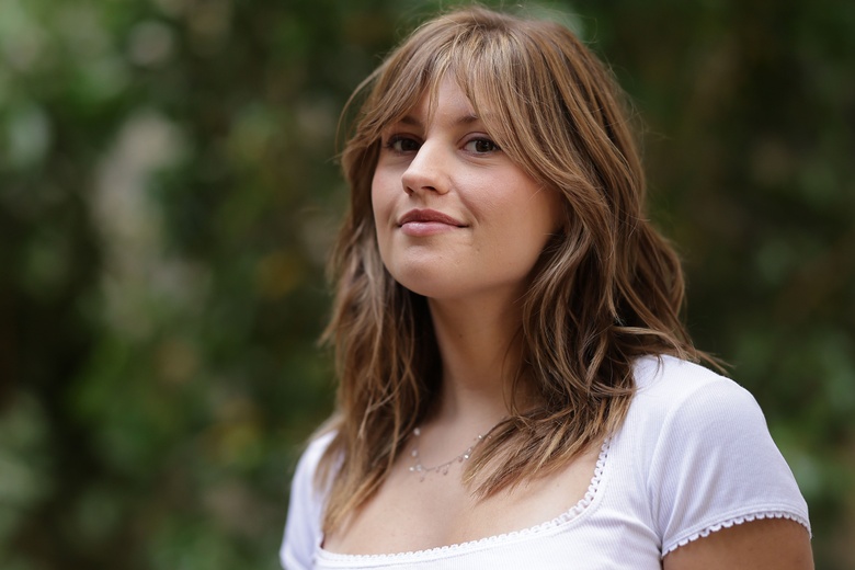 Marine Delplace Shines at Angoulême Festival in Effortlessly Chic Style