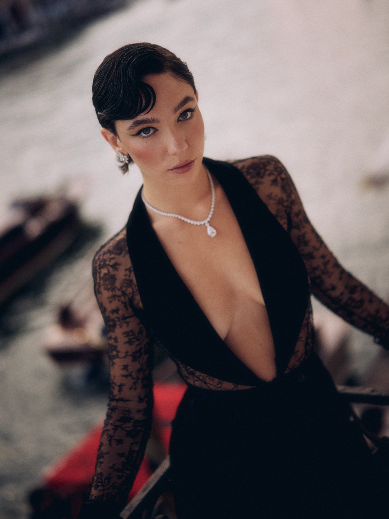 Matilda De Angelis Captures the Venetian Spotlight in Elegant Ensemble