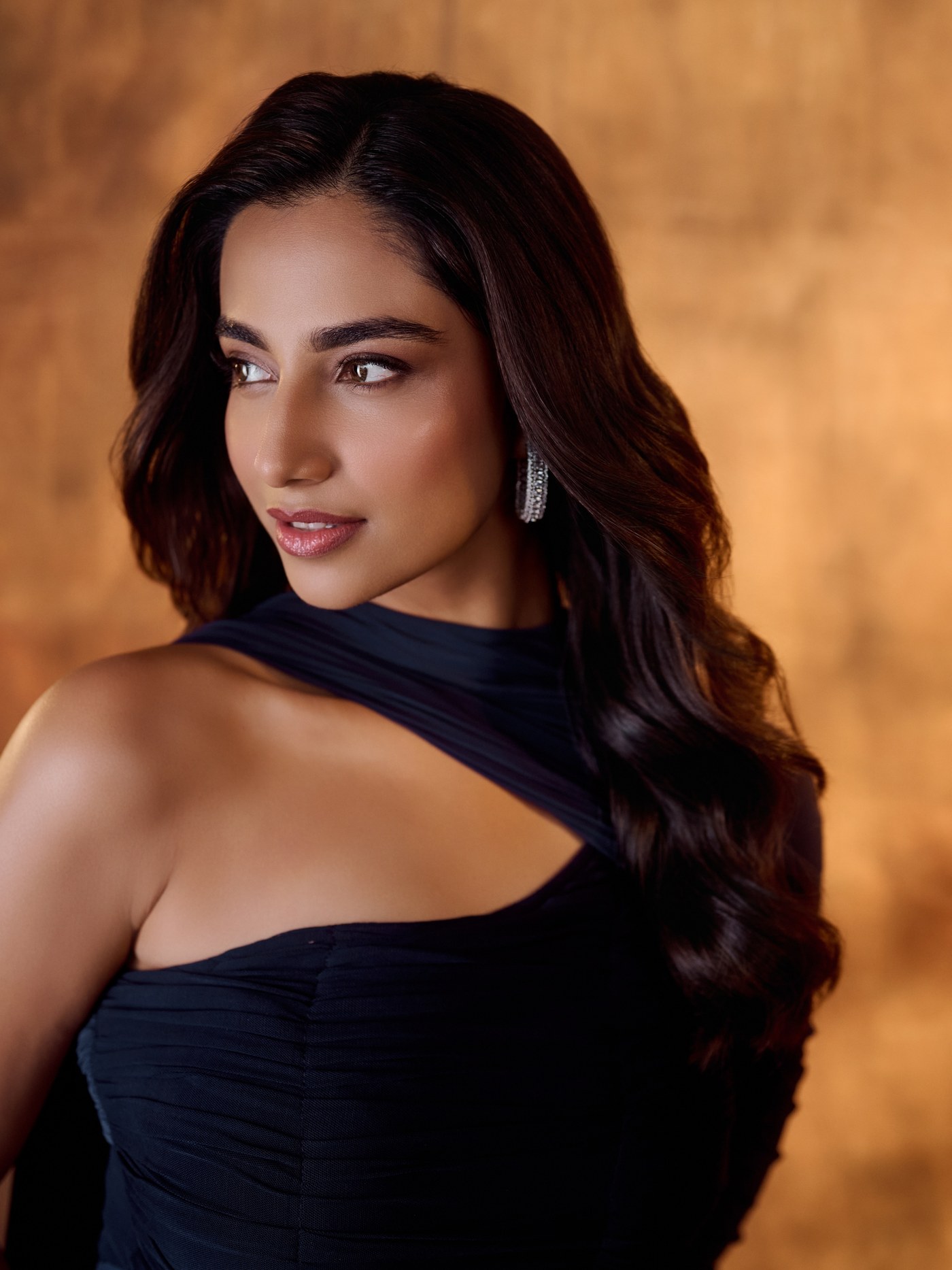 Navy Blue Dreams: Meenaakshi Chaudhary's Stunning Look