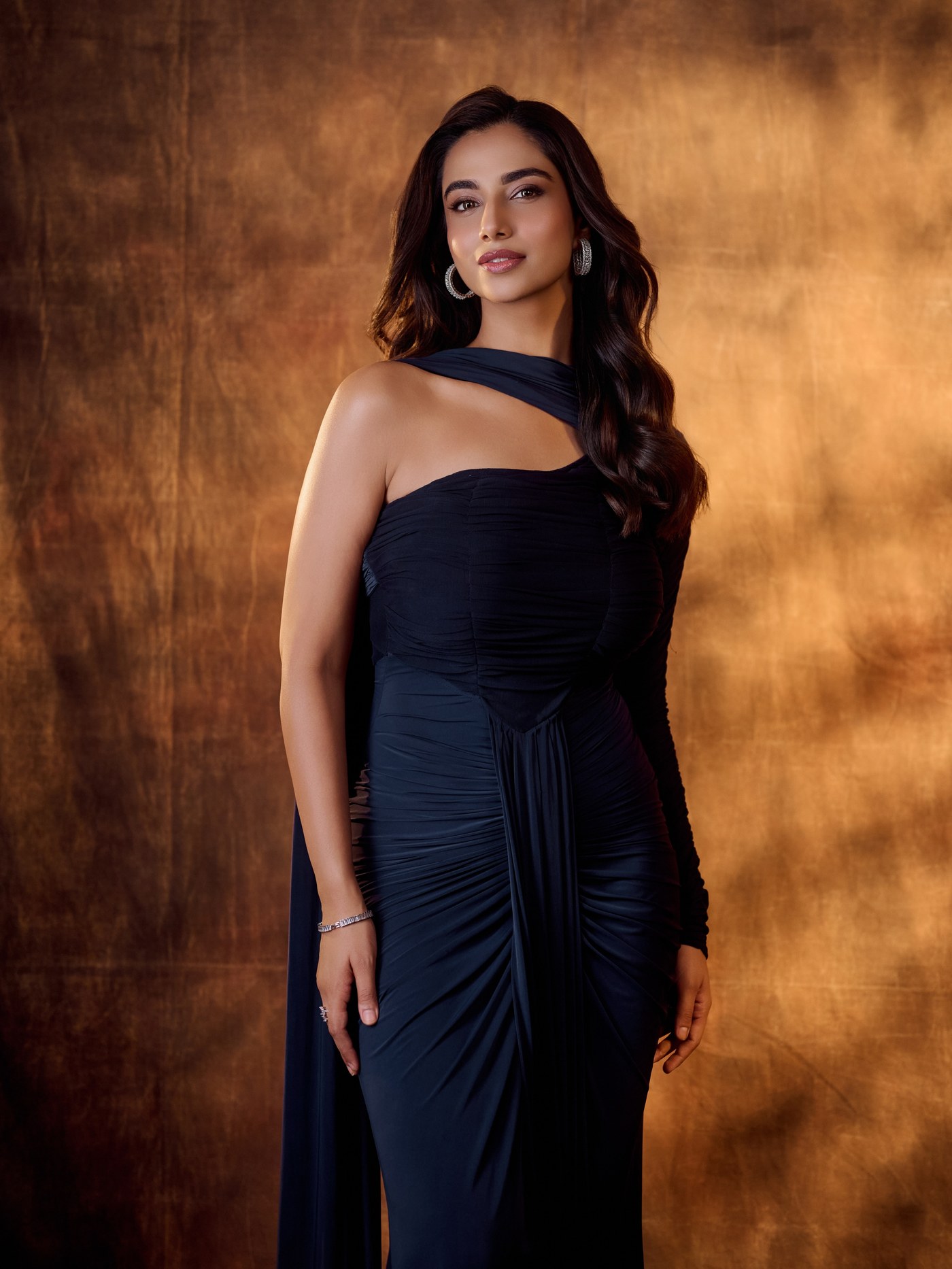 Navy Blue Dreams: Meenaakshi Chaudhary's Stunning Look