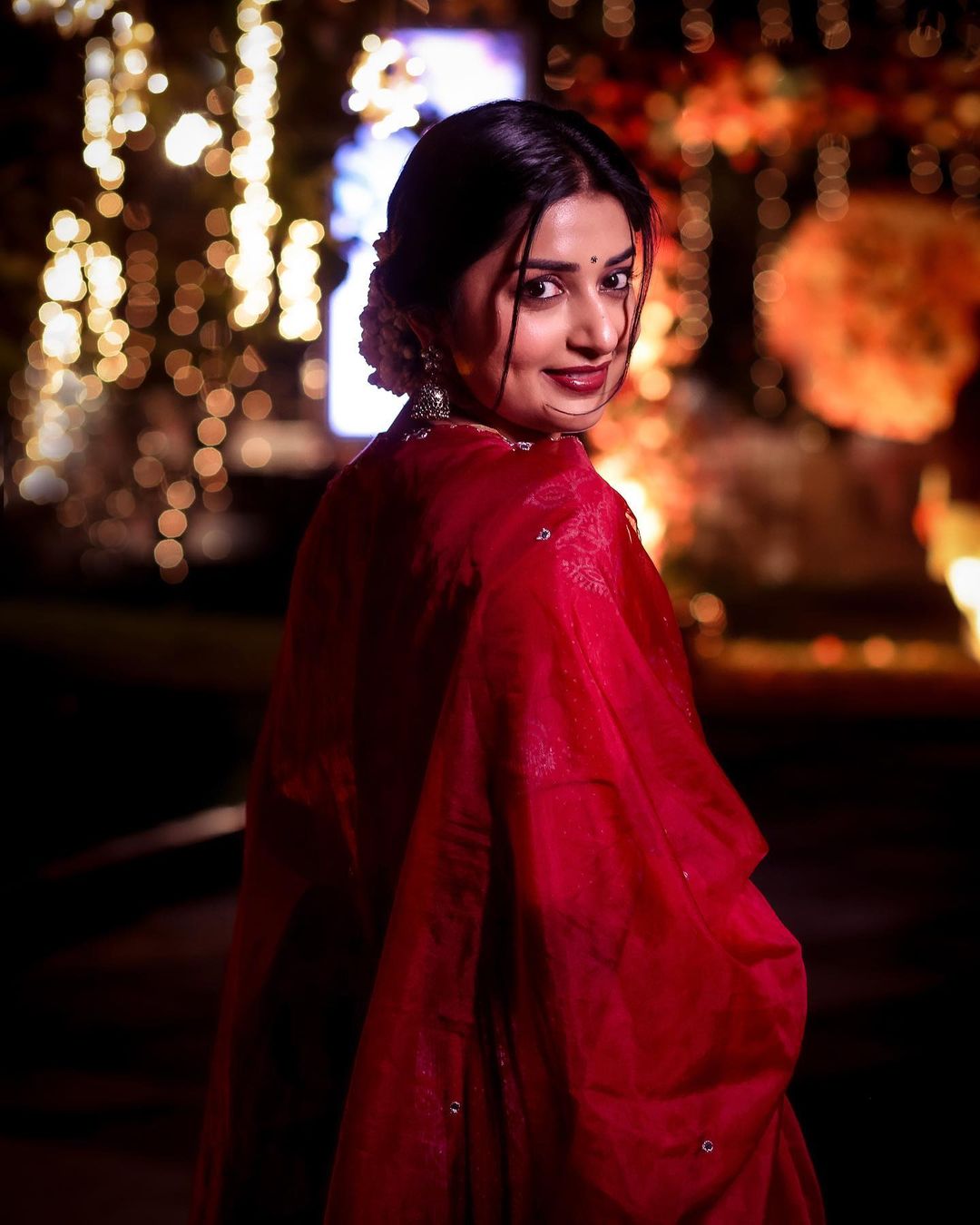 Meera Jasmine Latest Photos Stunning Looks and Glamour