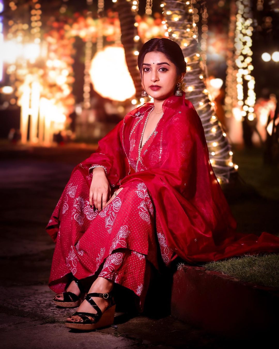 Meera Jasmine Latest Photos Stunning Looks and Glamour