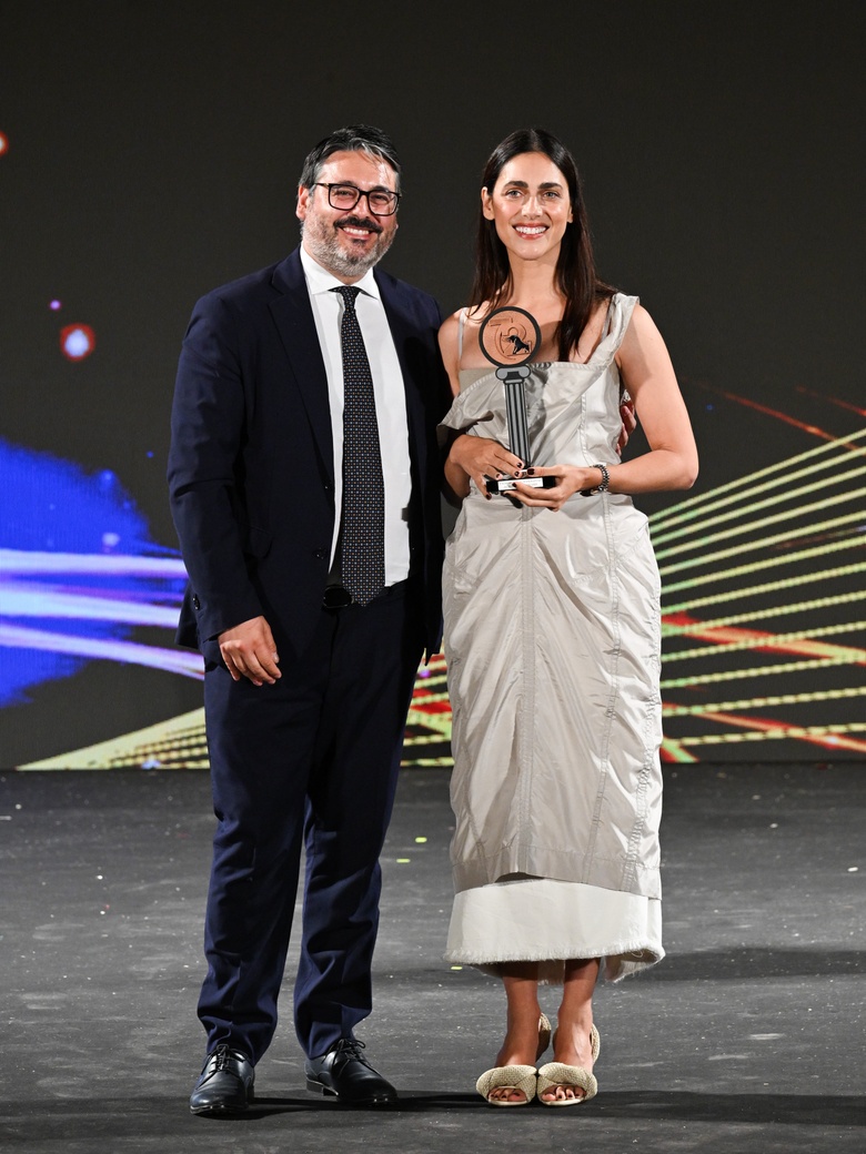 Miriam Leone's Stunning Look Captures Global Attention