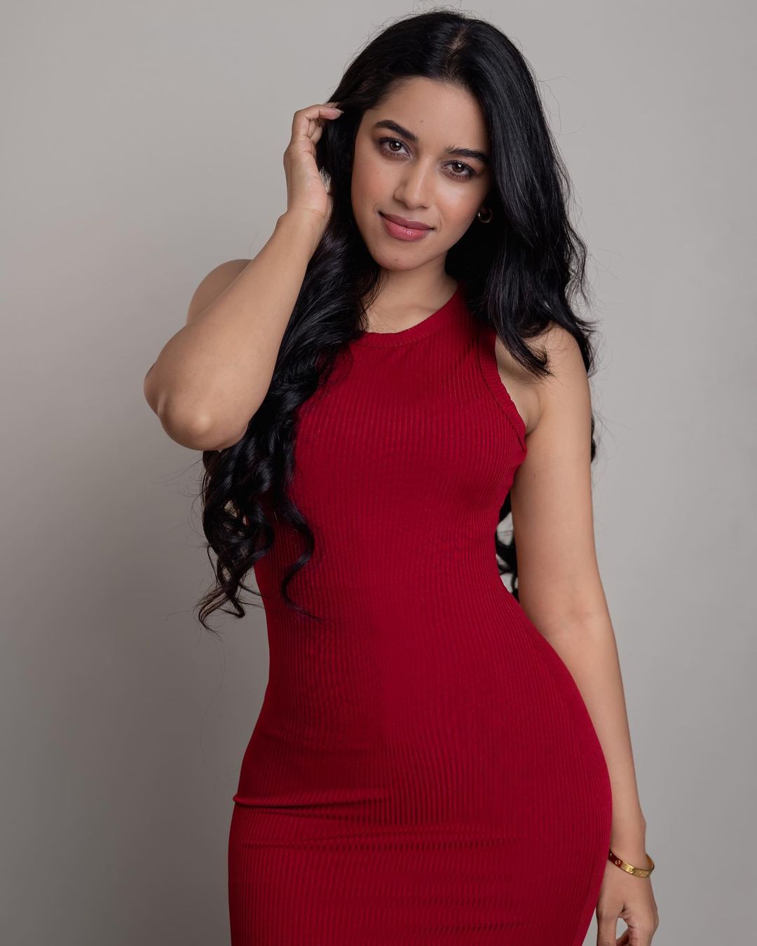 Mirnalini Ravi Stunning New Photos and Looks