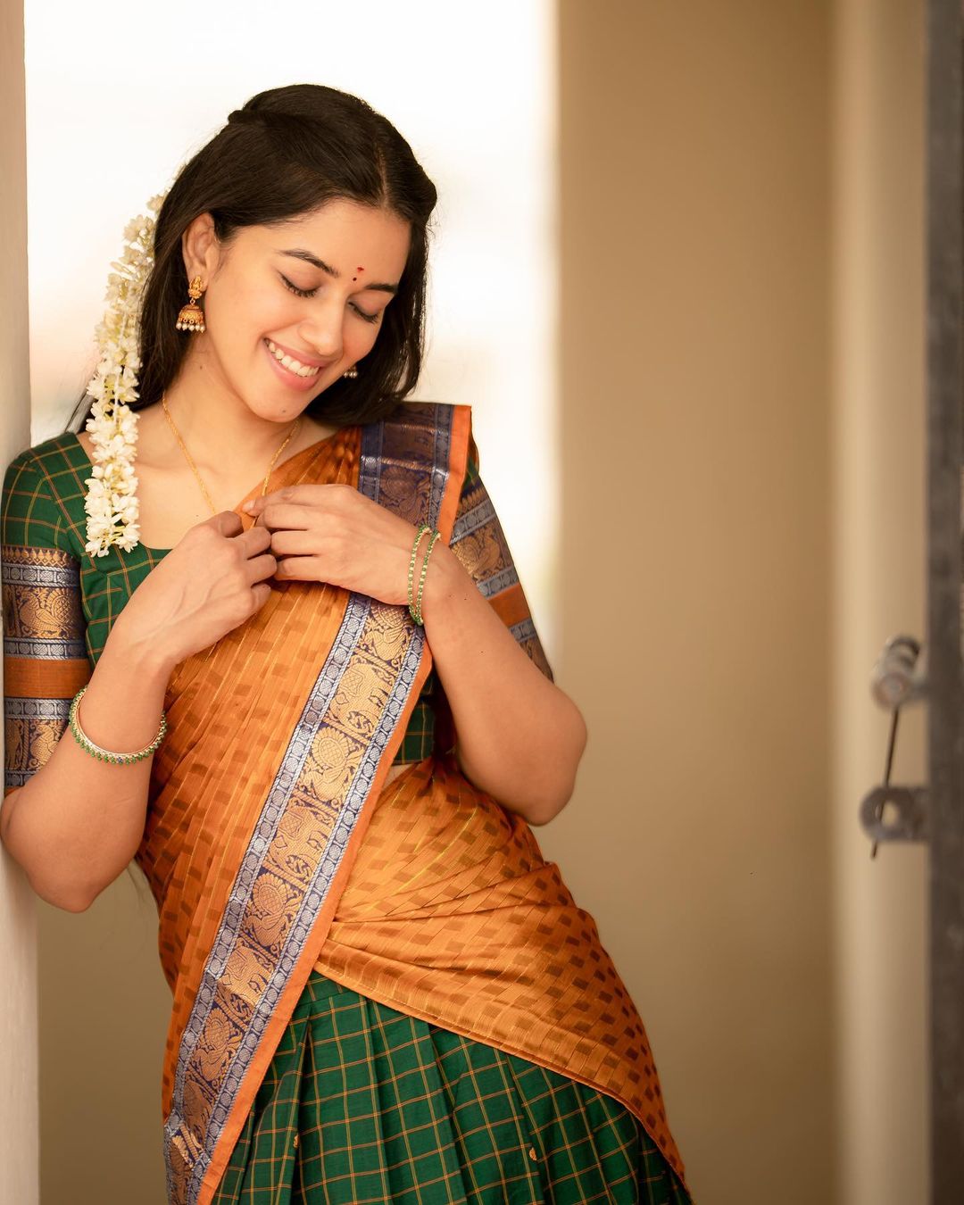 Mirnalini Ravi Ugadi 2023 Saree Photos Collection