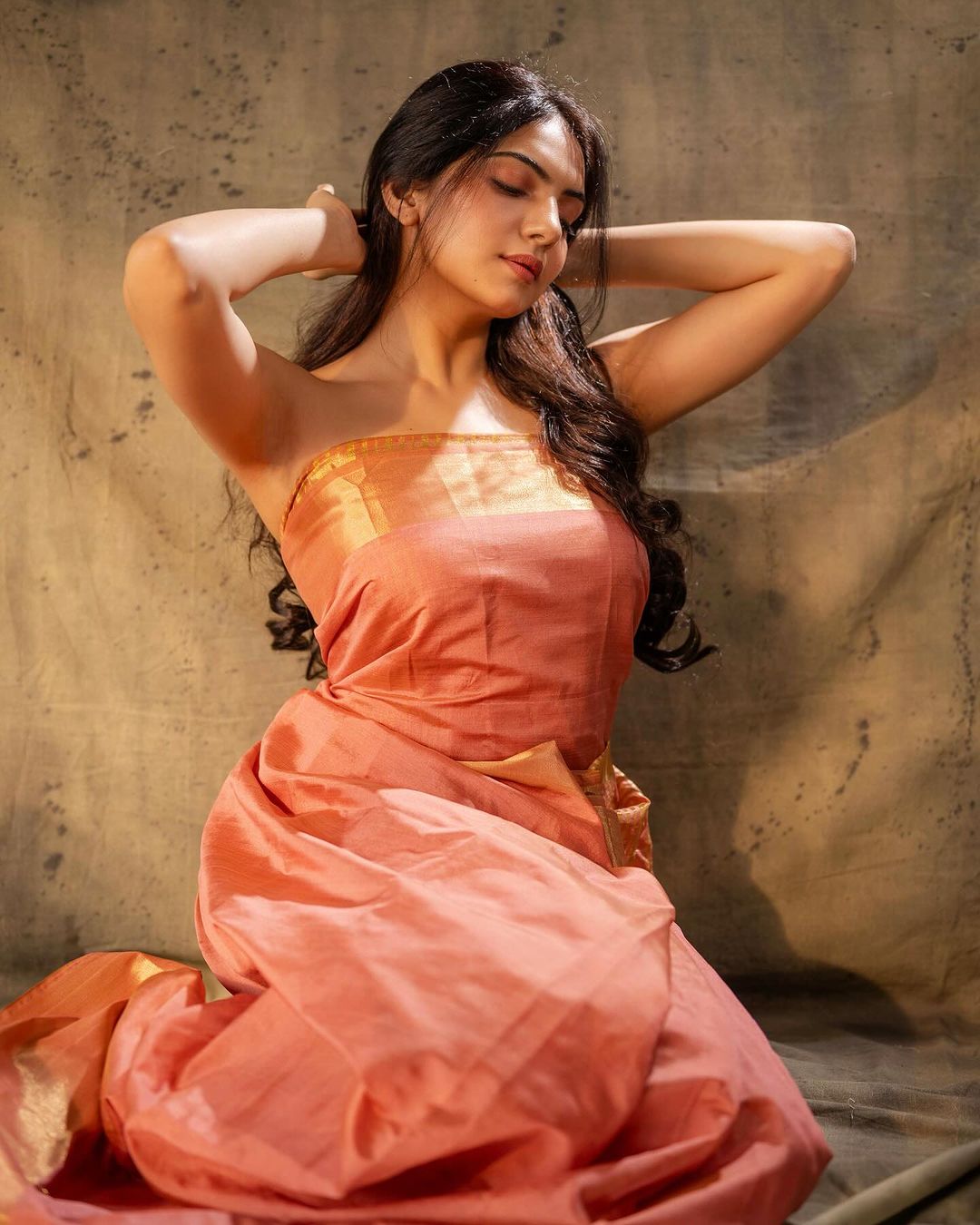 Misha Narang Stunning Saree Photos Traditional Glamour