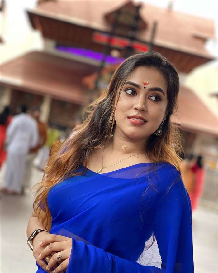 Mithu Vigil's Stunning Look: A Blend of Tradition and Modernity