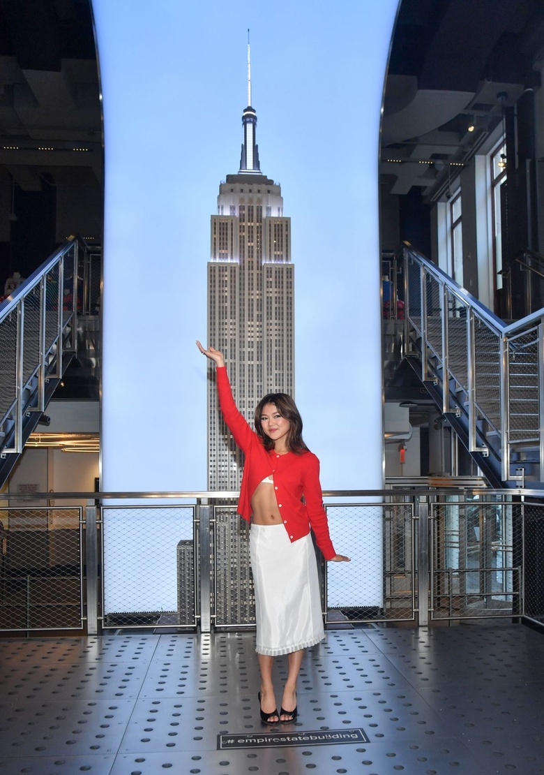 Momona Tamada Steals the Show in Chic Empire State Vibes!