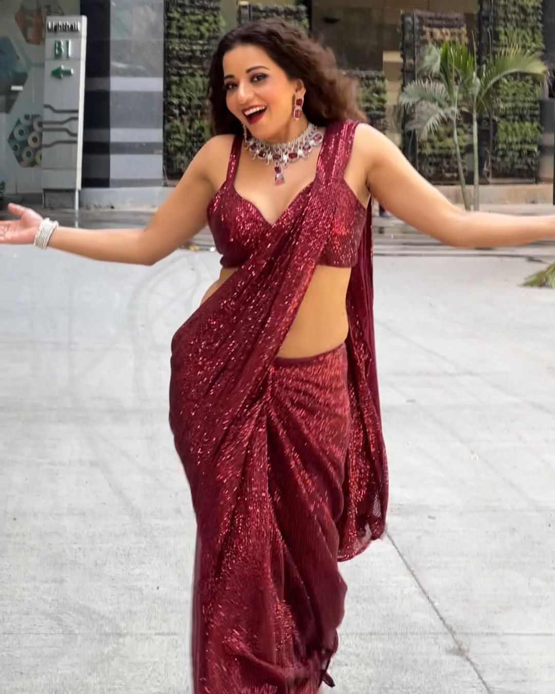 Monalisa Saree Glamour Photos Stunning Indian Actress Looks