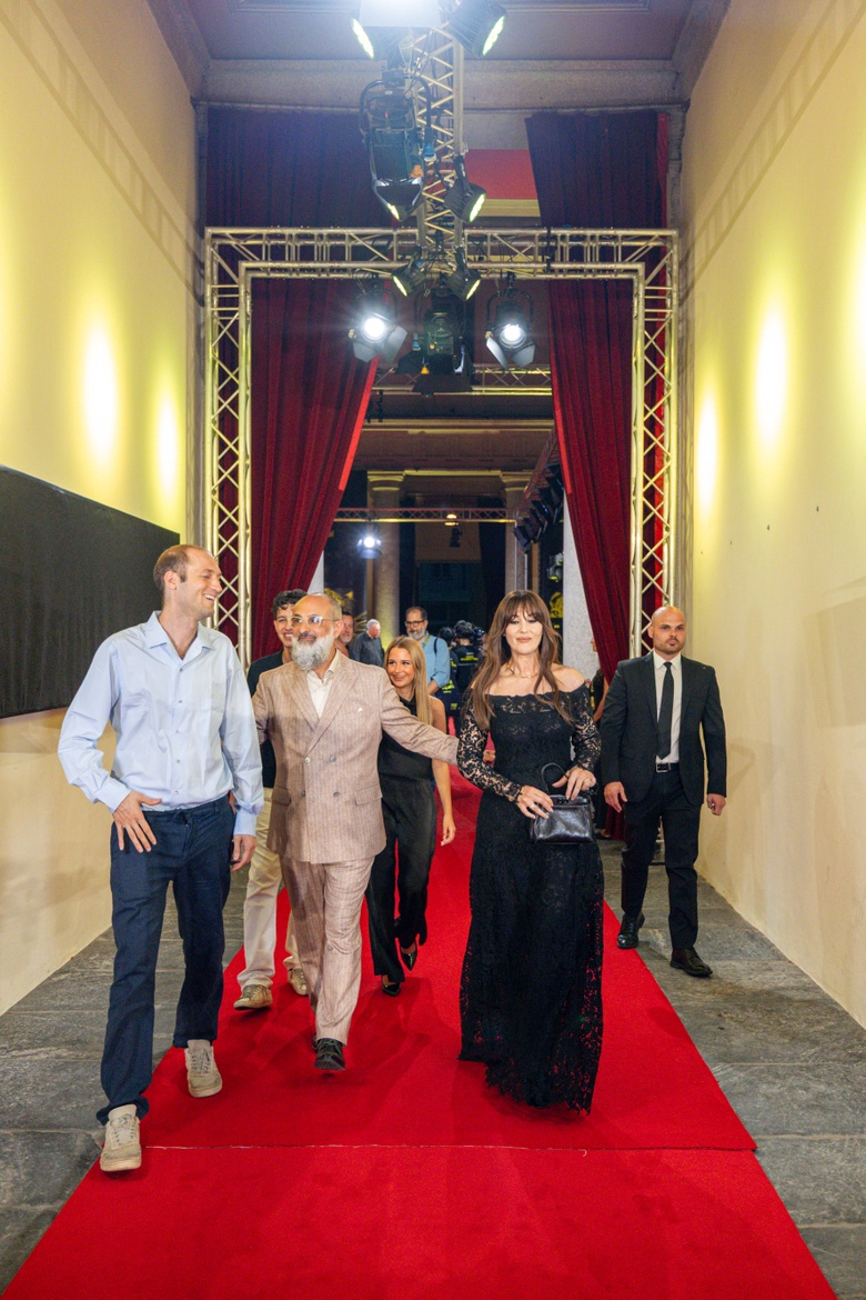 Monica Bellucci’s Timeless Elegance Captivates the Global Spotlight