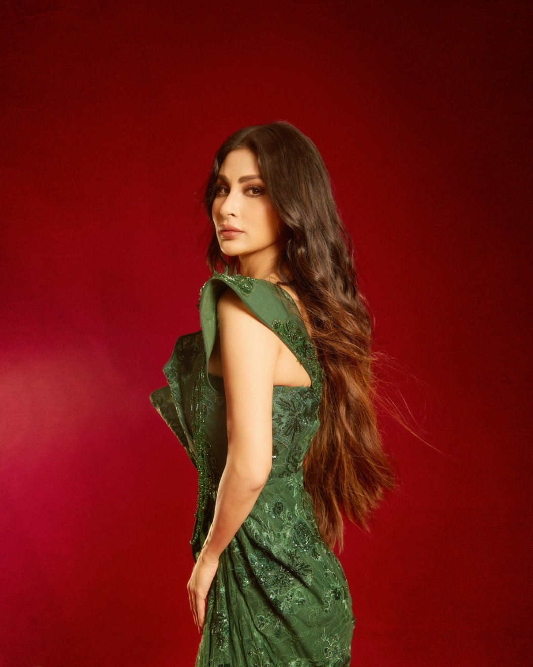Mouni Roy’s Poetic Style Moment: Mastering the Art of Cinematic Fashion Drama