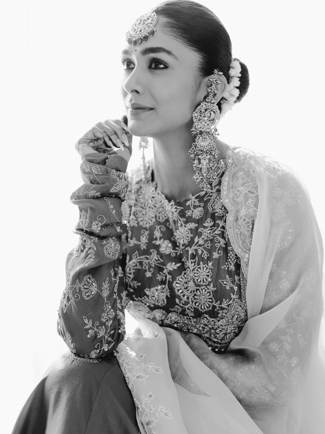 Mrunal Thakur's Regal Radiance: A Look of Elegance