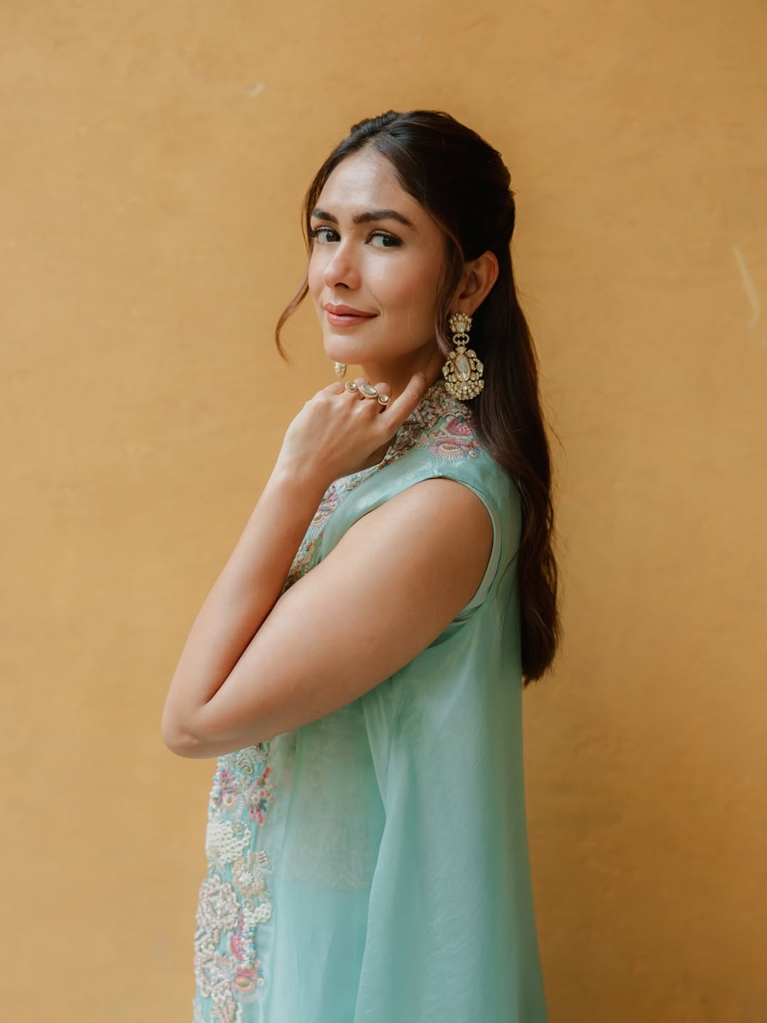 Mrunal Thakur's Stunning Look Steals the Show