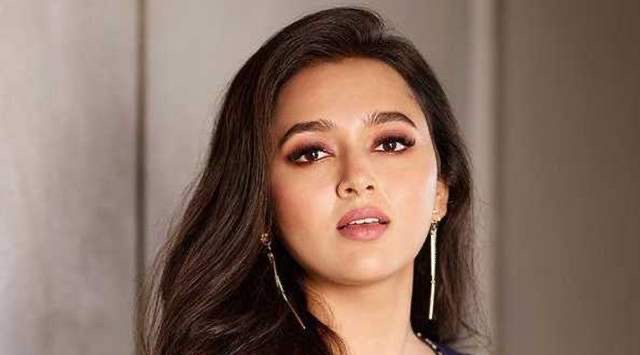Tejasswi Prakash's Gorgeous Looks: A Star Showcase!