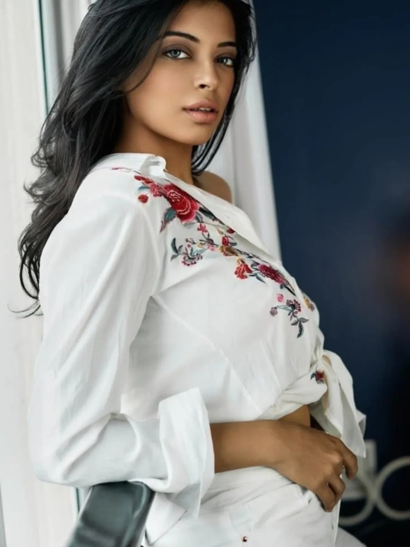 Neha Chawla's Effortless Glamour: Mastering the Art of Modern Indian Style
