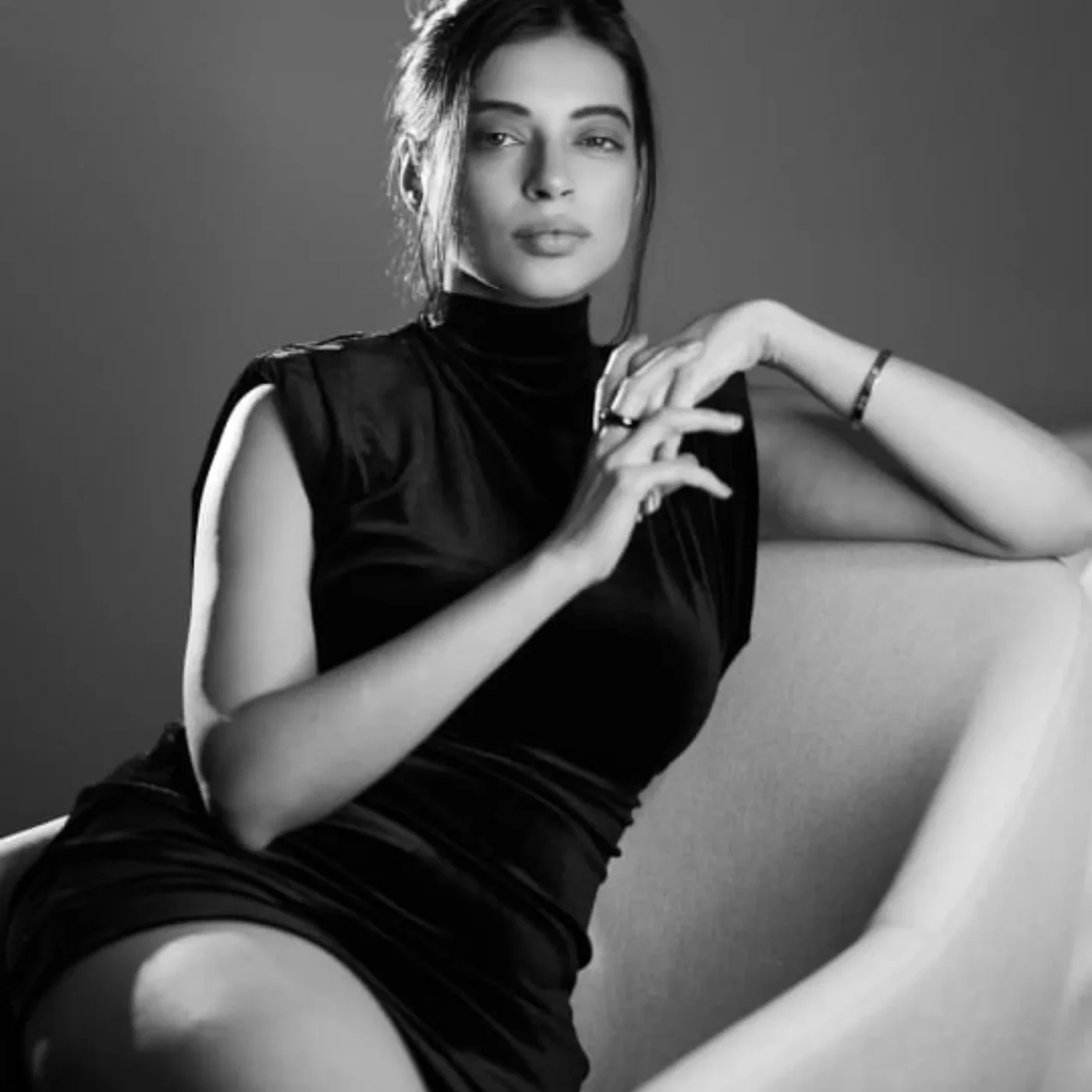 Neha Chawla's Effortless Glamour: Mastering the Art of Modern Indian Style