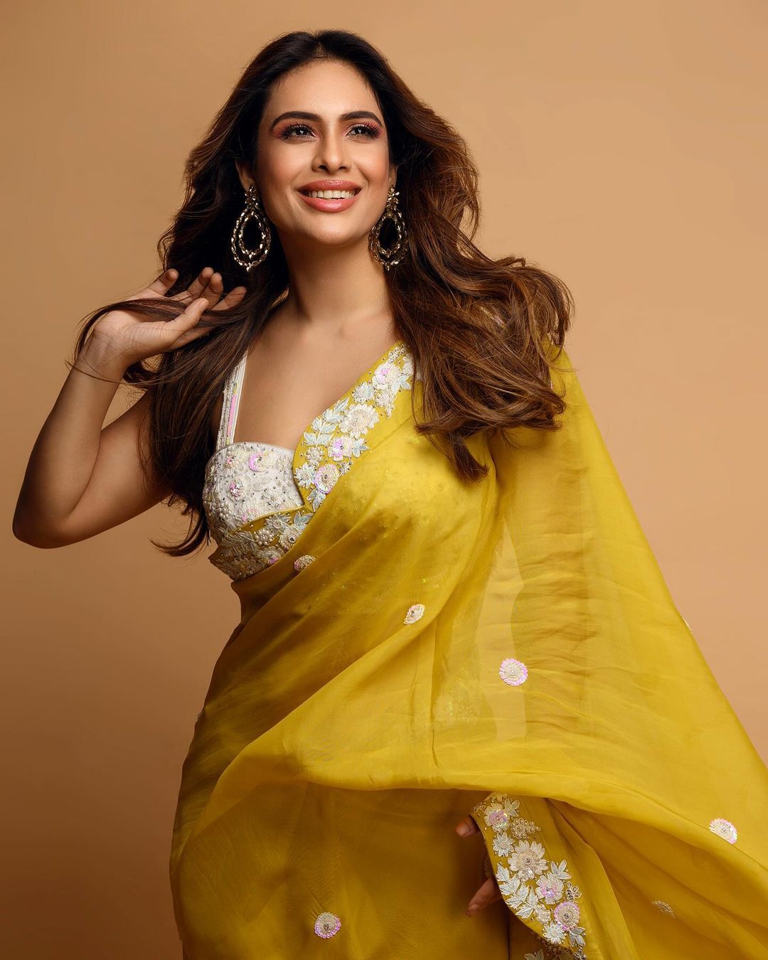 Neha Malik Stunning in Traditional Saree Photoshoot