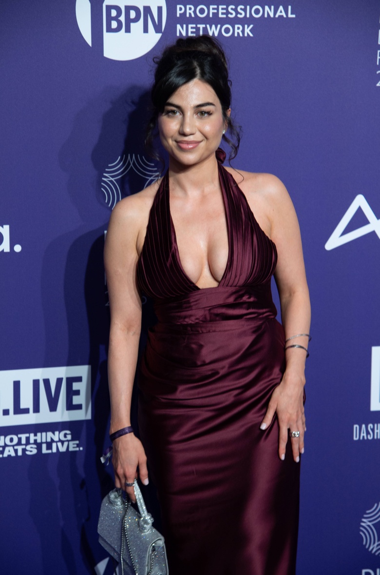 Nihan Gur's Stunning Shine at the German Perfume Awards in Dusseldorf