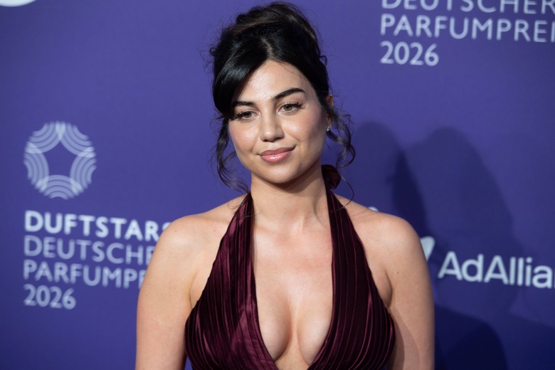 Nihan Gur's Stunning Shine at the German Perfume Awards in Dusseldorf