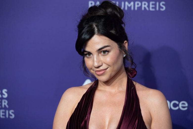 Nihan Gur's Stunning Shine at the German Perfume Awards in Dusseldorf