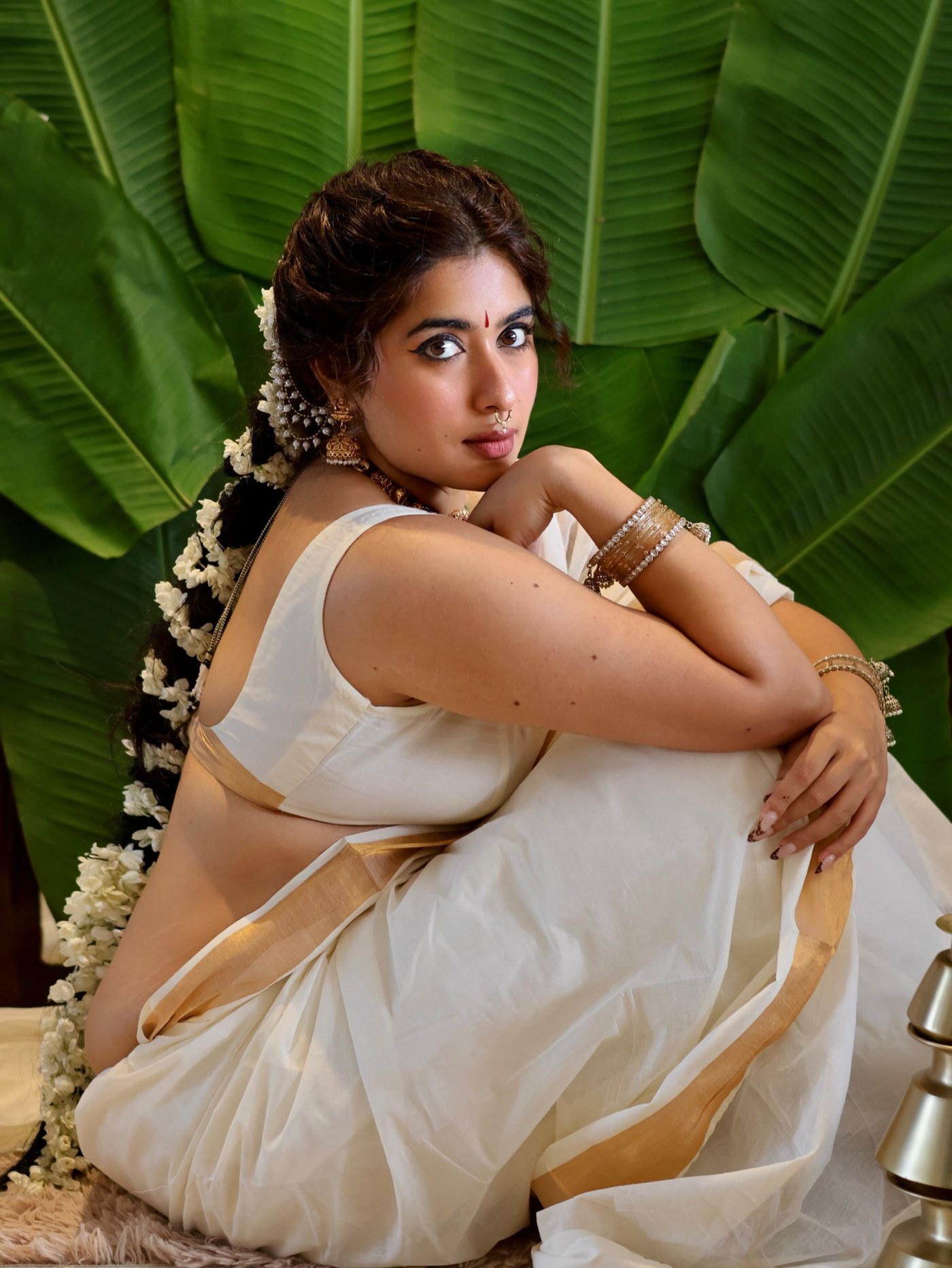 Nikita Sharma Redefines Classic Elegance in Pristine White Saree