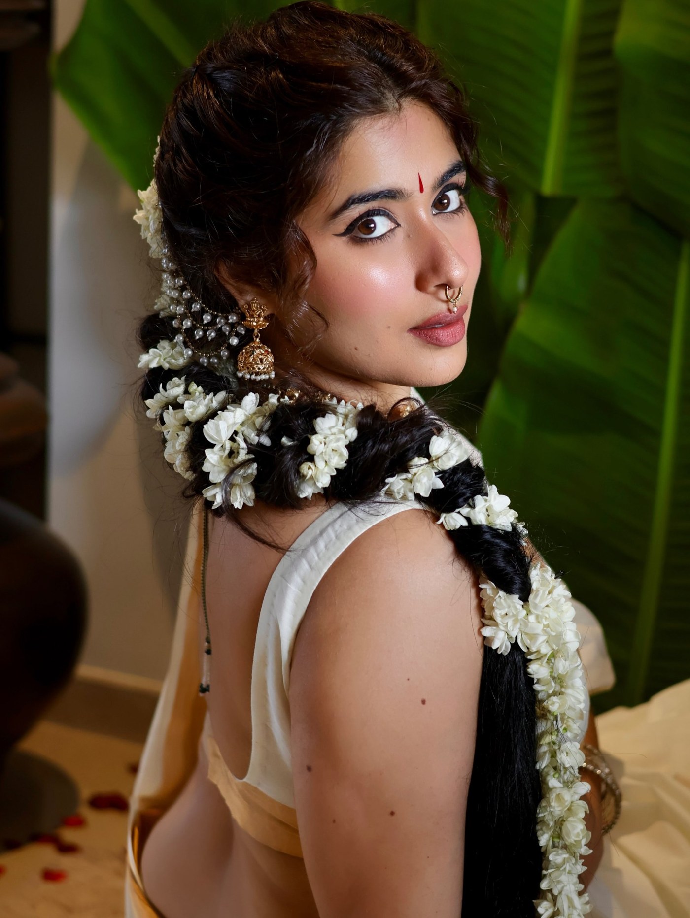 Nikita Sharma Redefines Classic Elegance in Pristine White Saree
