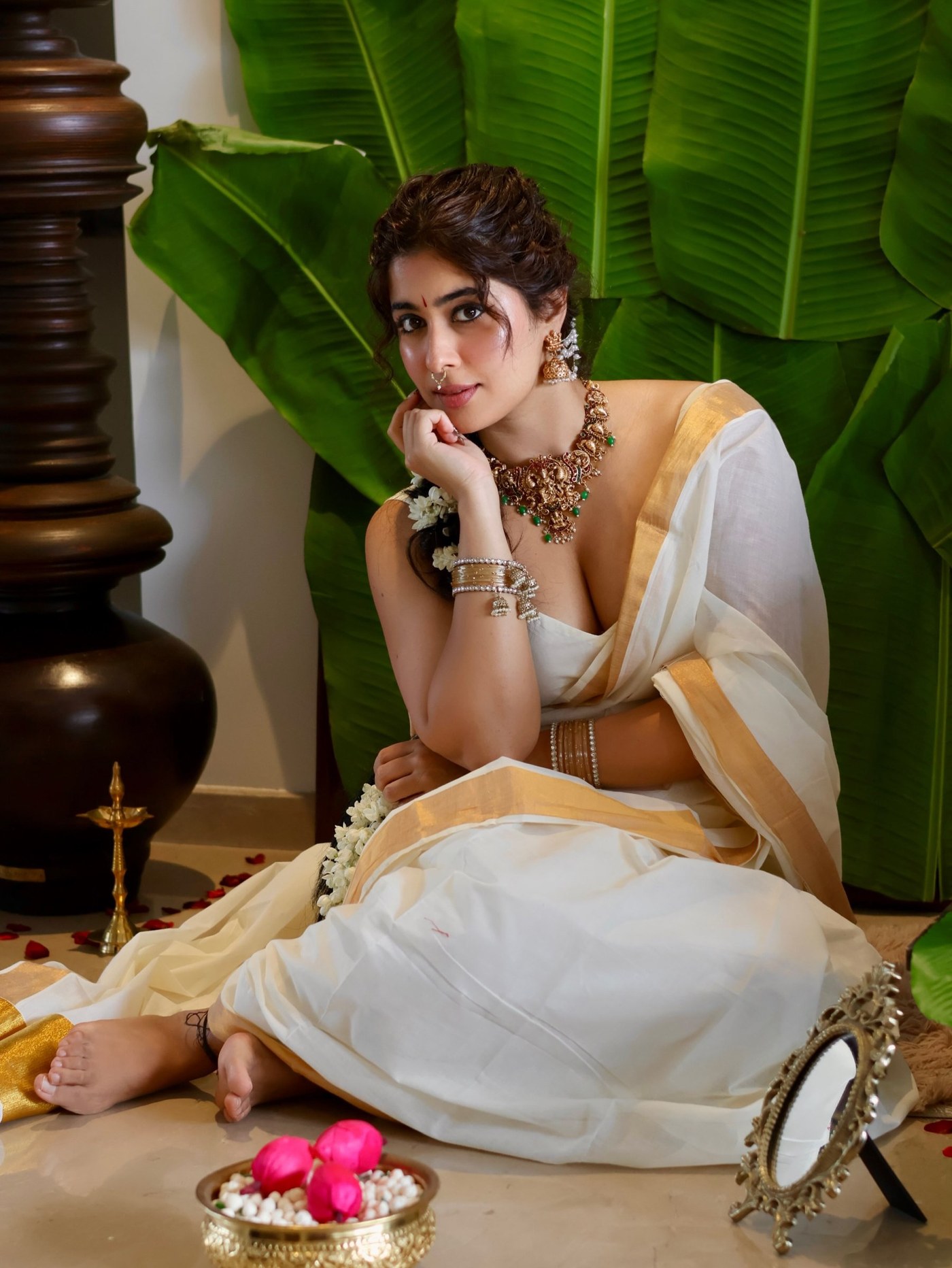Nikita Sharma Redefines Classic Elegance in Pristine White Saree
