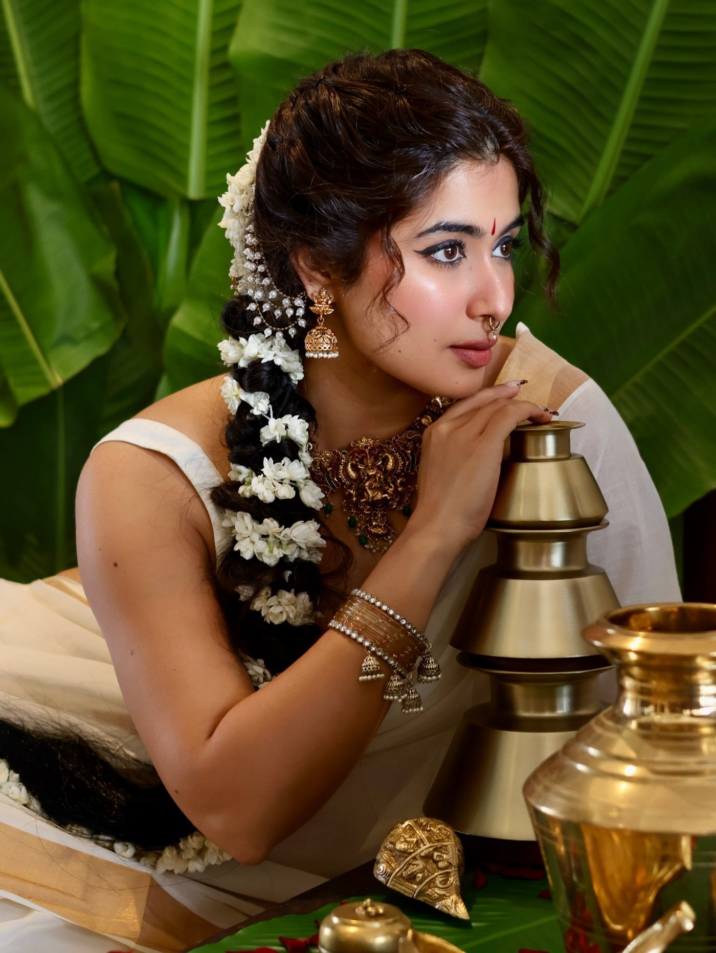 Nikita Sharma Redefines Classic Elegance in Pristine White Saree