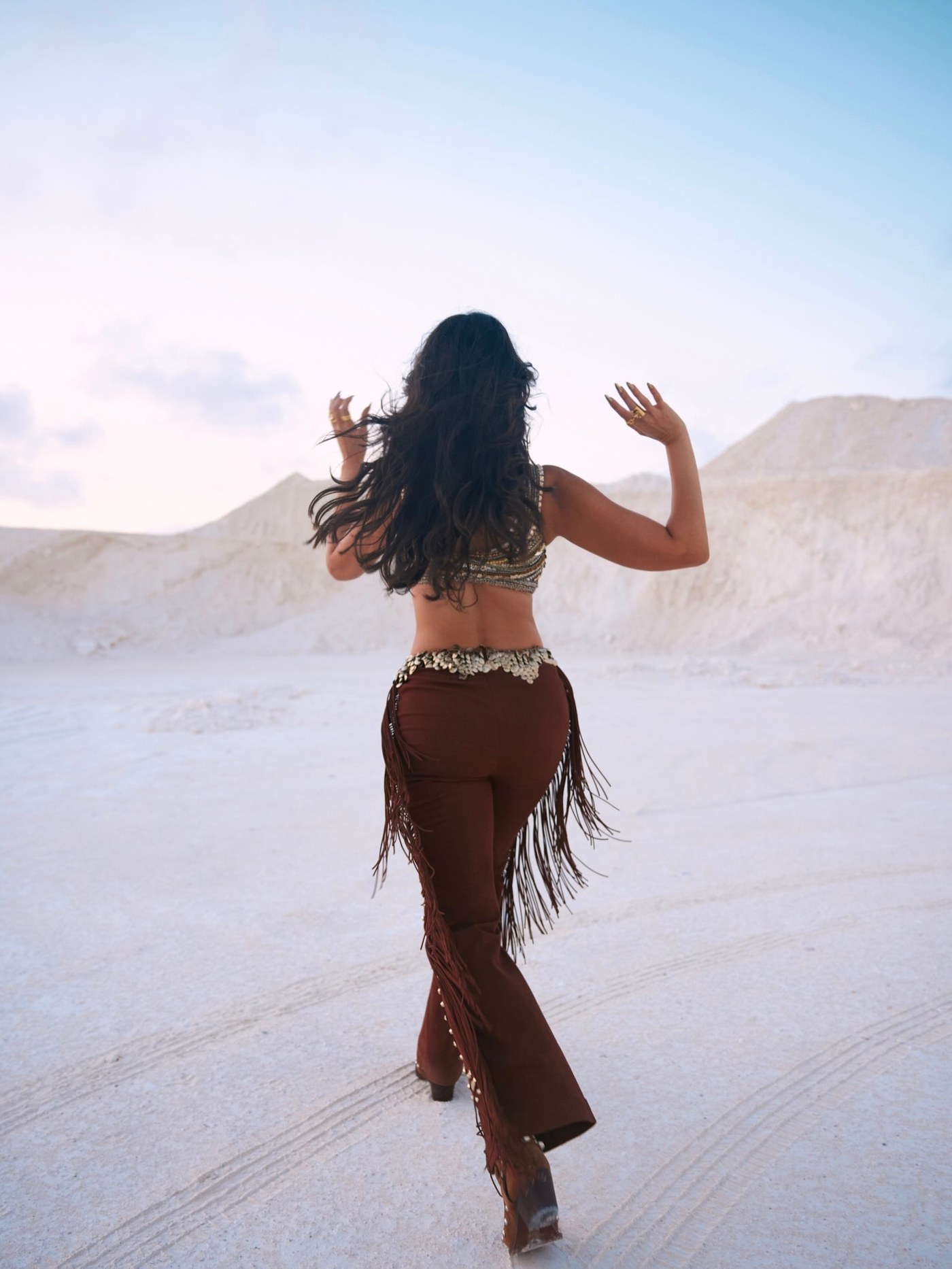 Nora Fatehi Masters Bohemian Chic: A Modern Fashion Statement